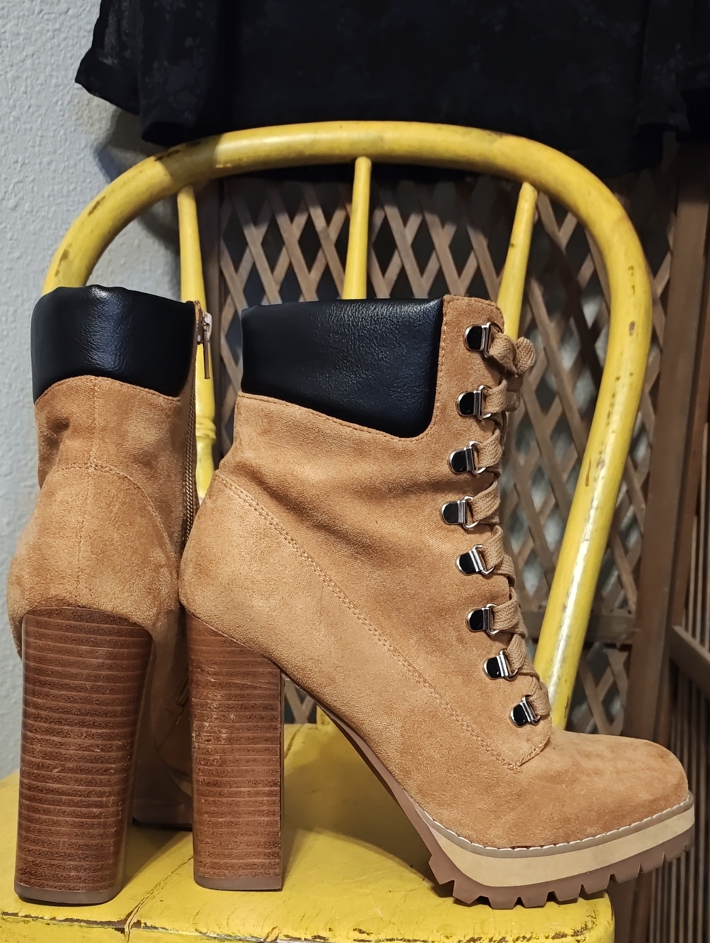 Steve Madden Women’s Tan Suede Lace-Up Block Heel Bootie